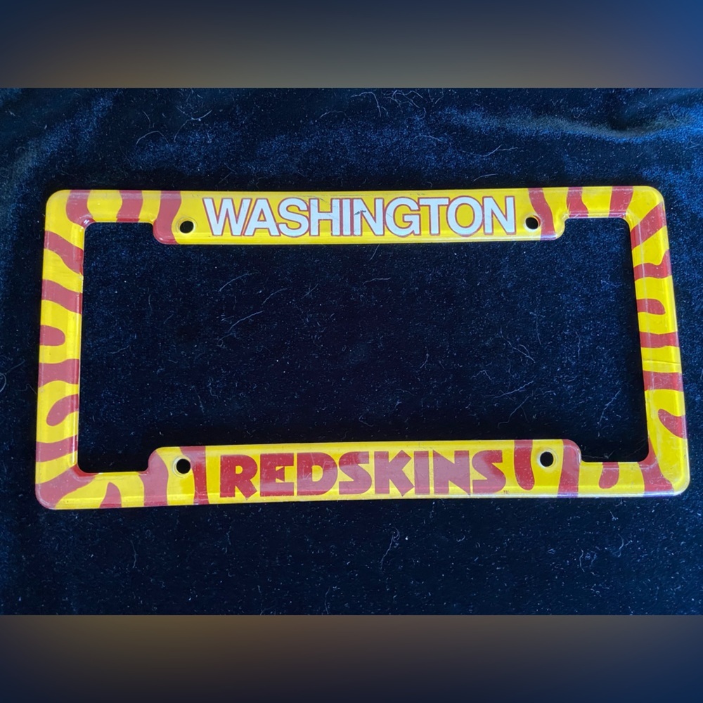 🩷 Vintage NFL Washington Redskins License Plate Cover